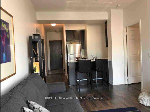 Welcome to this modern 1 bedroom, 1 bathroom condo located in the vibrant core of Mississaugas City Centre.