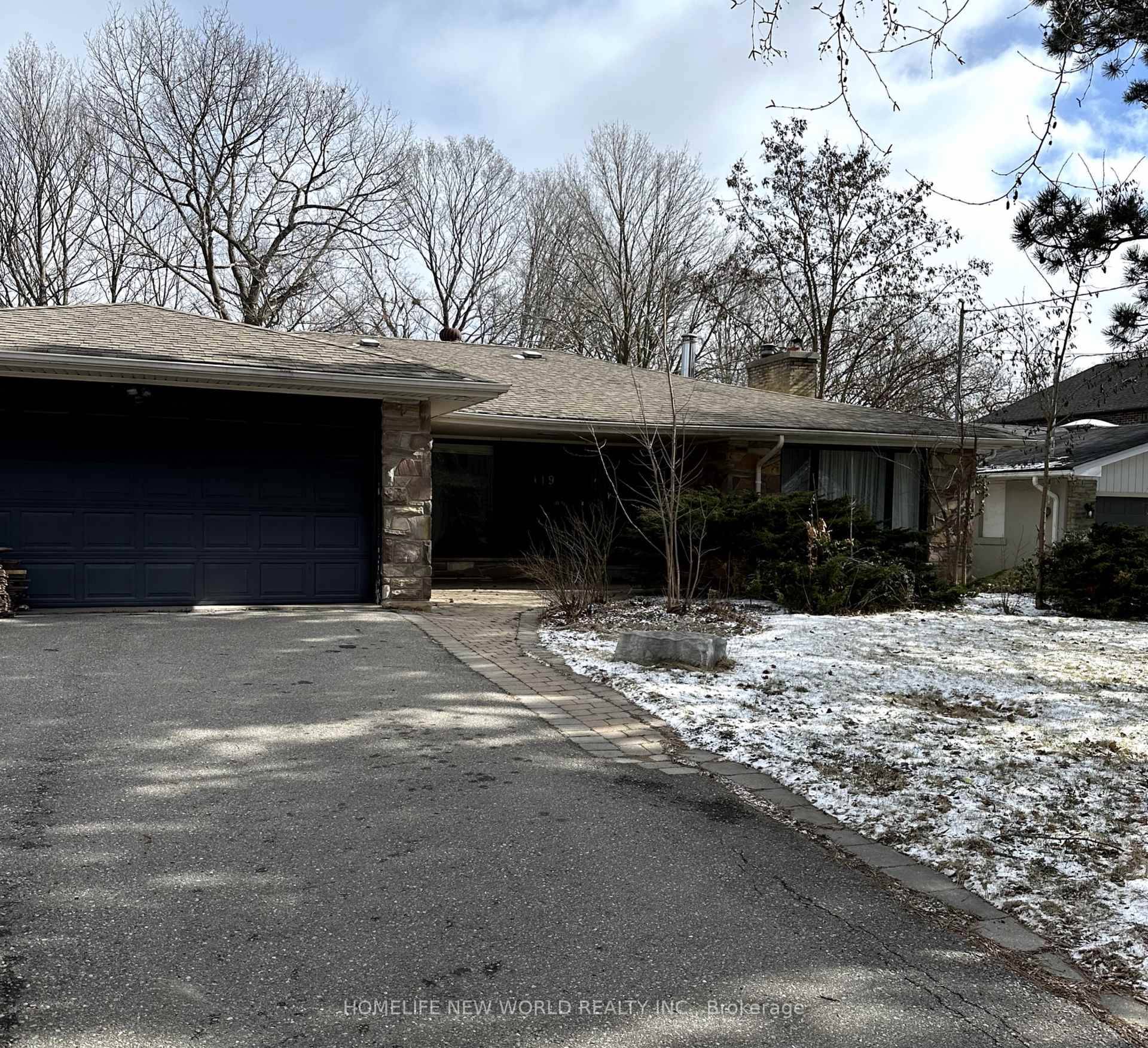 Opportunity To Rent One Of The Best Ravine Property In Bayview Village.
