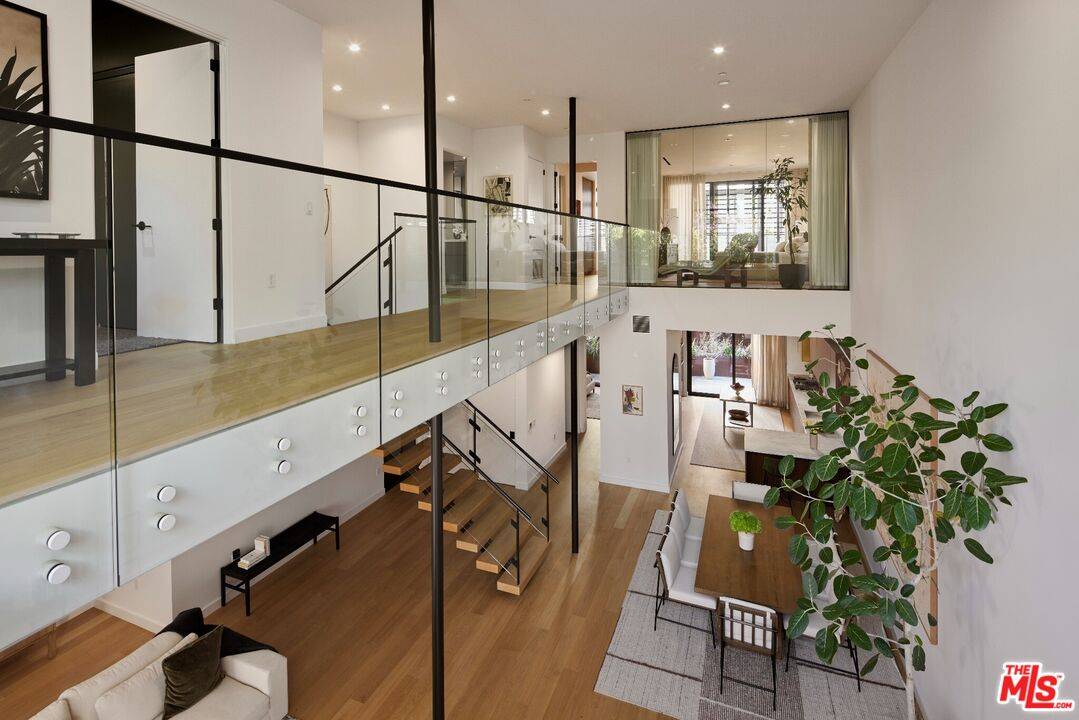 702  N Doheny Dr 3BR Sunset Strip La