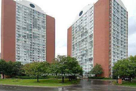 Breathtaking Unobstructed View Of The Lake And Cn Tower In The Heart Of Mississauga.