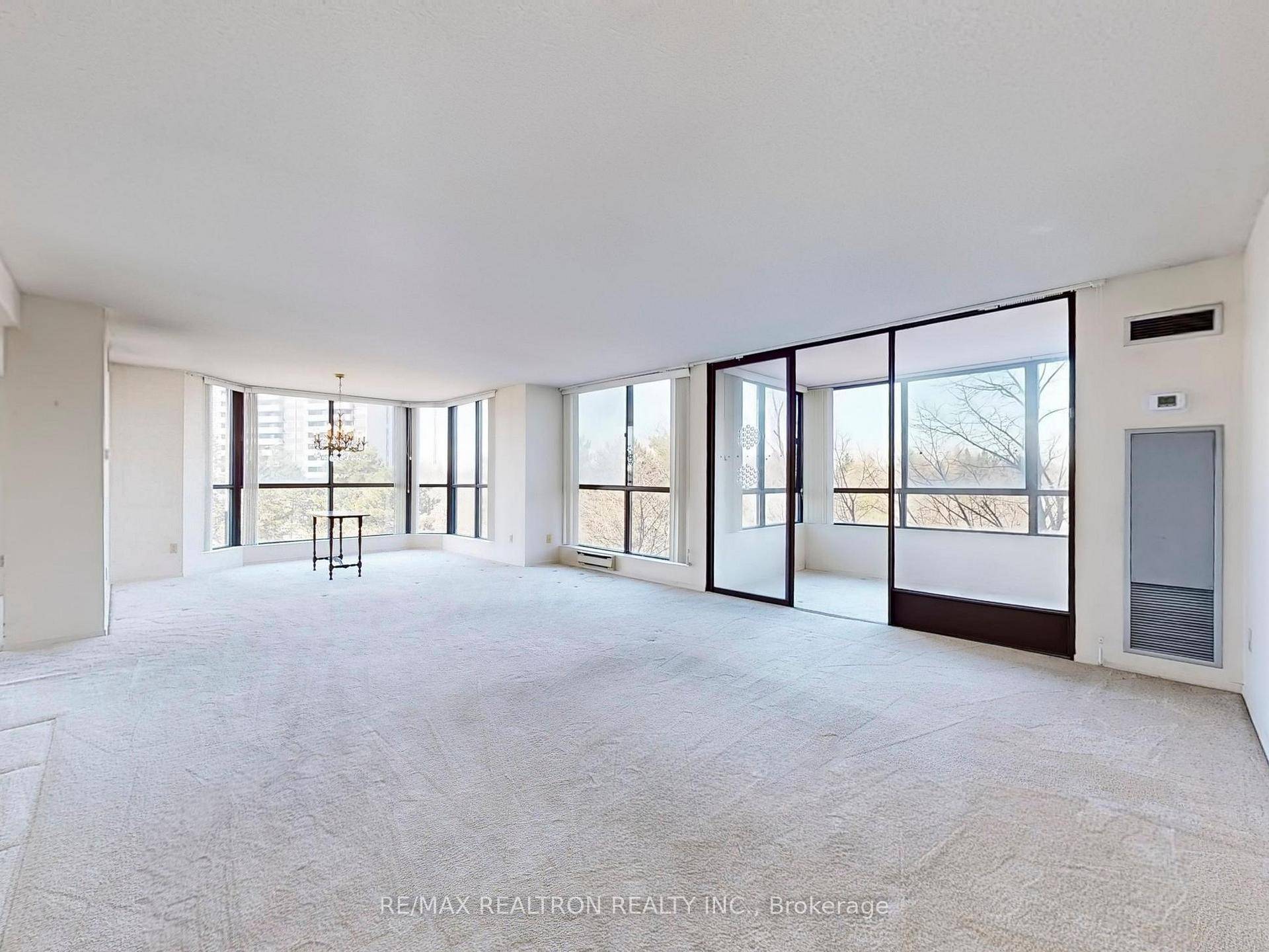 Enjoy Spectacular Sunsets and Unobstructed Views in this Large and Spacious North West Facing Corner Unit.