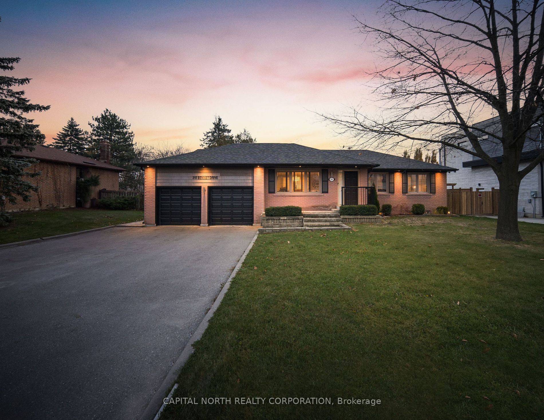Beautiful Bungalow Located In King City's Coveted Spring Hill Neighbourhood !