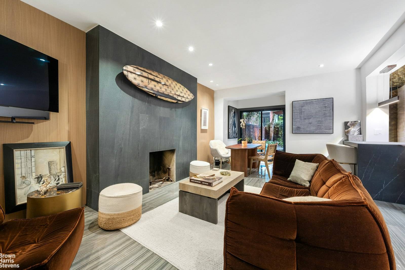 Enjoy the ultimate indoor outdoor lifestyle from this unique, gut renovated, full floor residence located just off Fifth Avenue, steps into Central Park, in elegant Carnegie Hill.