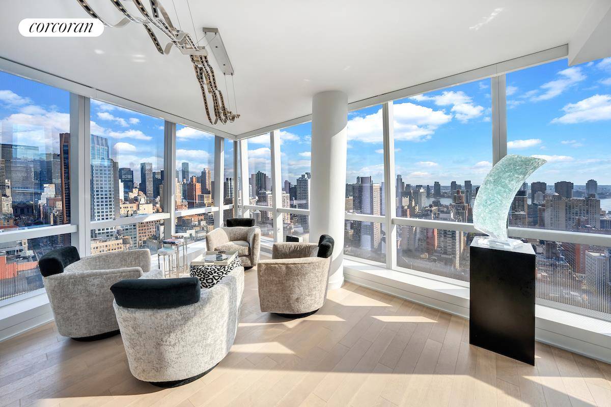 Presenting 400 Park Avenue South, 31B, a refined 3 bedroom, 3 bathroom apartment nestled high above Park Avenue South.