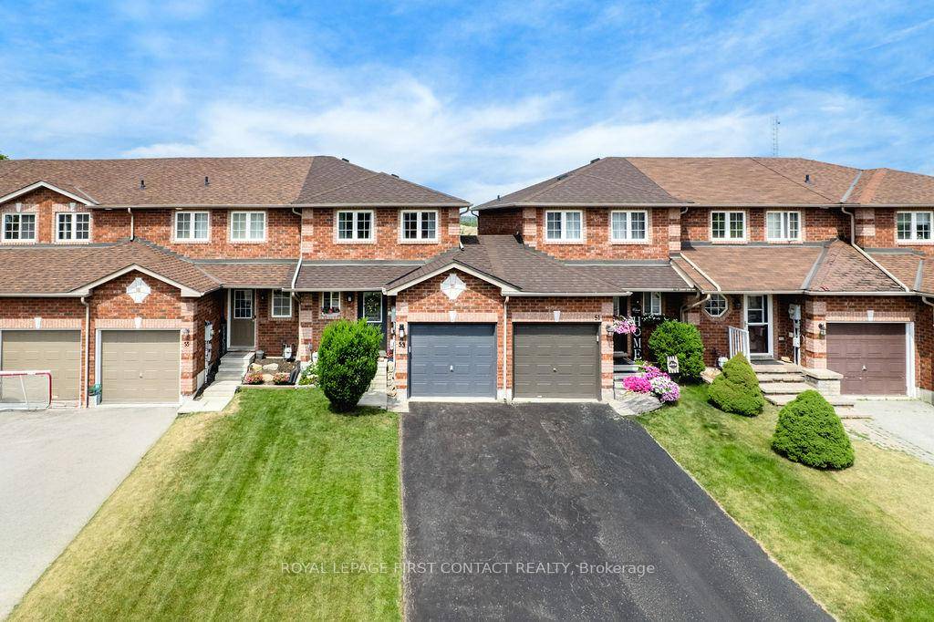Nestled in the desirable South Barrie neighbourhood, this beautifully updated townhome is the perfect blend of comfort, style, and convenience.