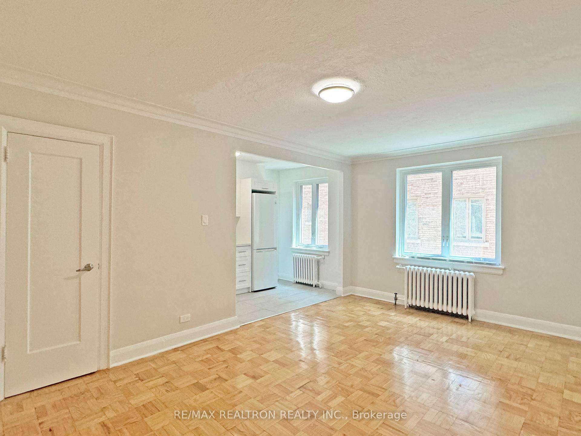 One month free rent Located in the prestigious Forest Hill in the heart of the city, this charming building combines character suites and rental value.