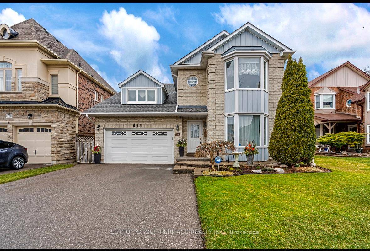 Elegance and modern comfort in this spacious 2337 sq ft as per MPAC Boddy home.