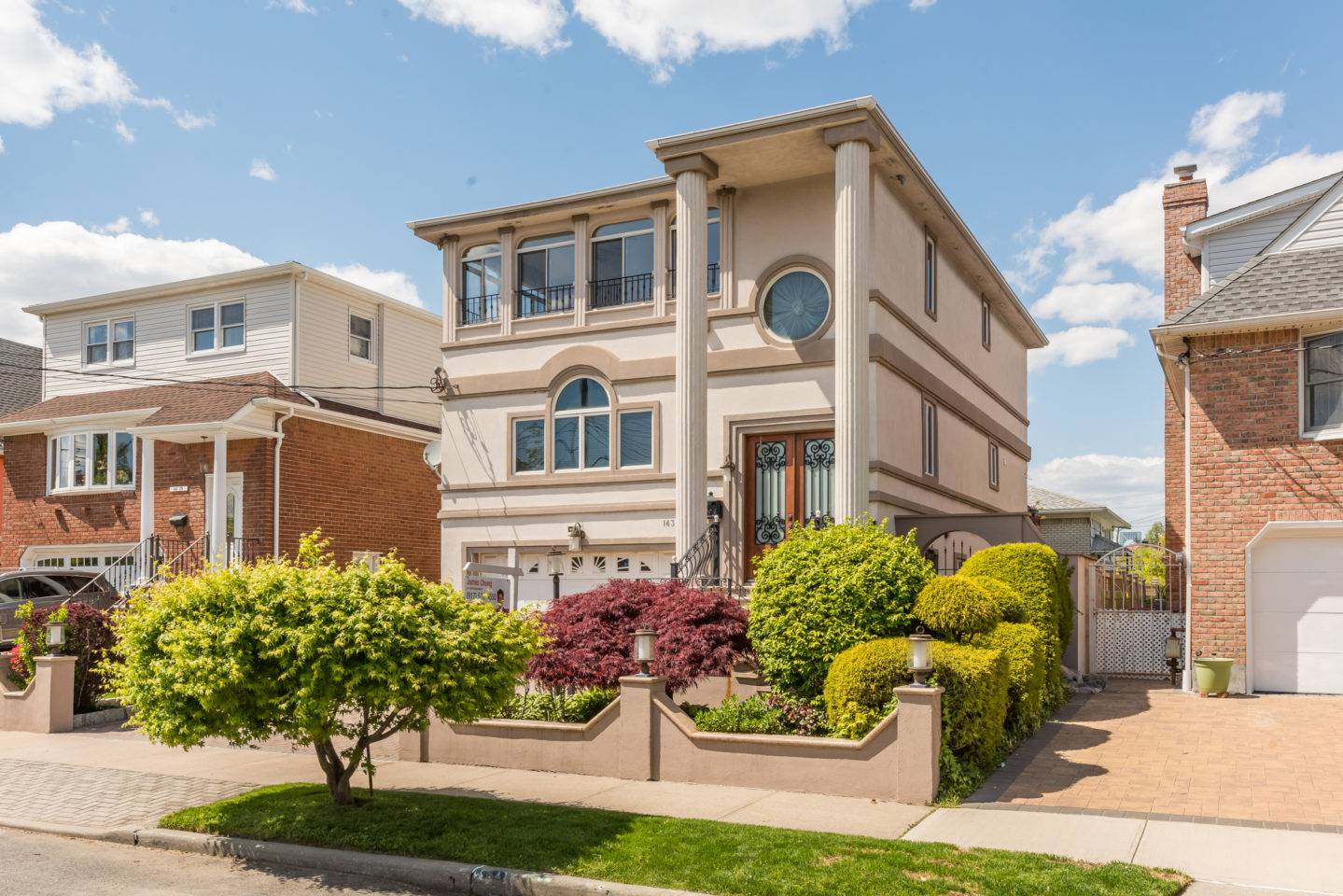 This beautiful property is located in the exclusive enclave of Malba in Whitestone Queens.