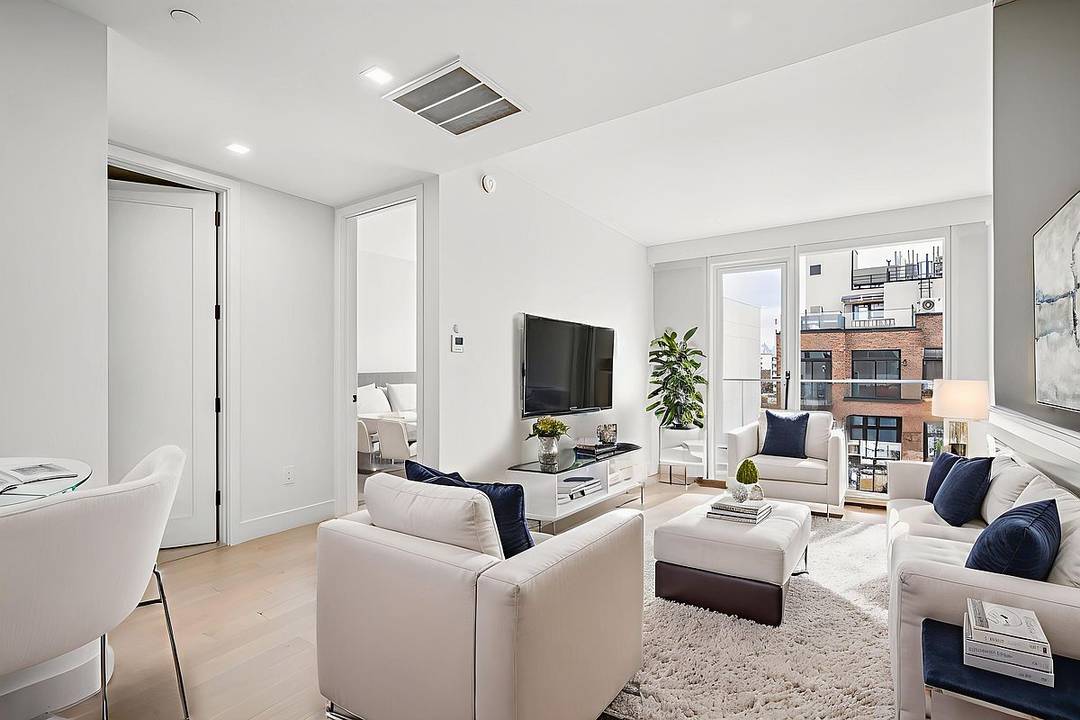 This Penthouse Floor 1 Bedroom residence offers an open floor plan that makes the home feel larger than its footprint.