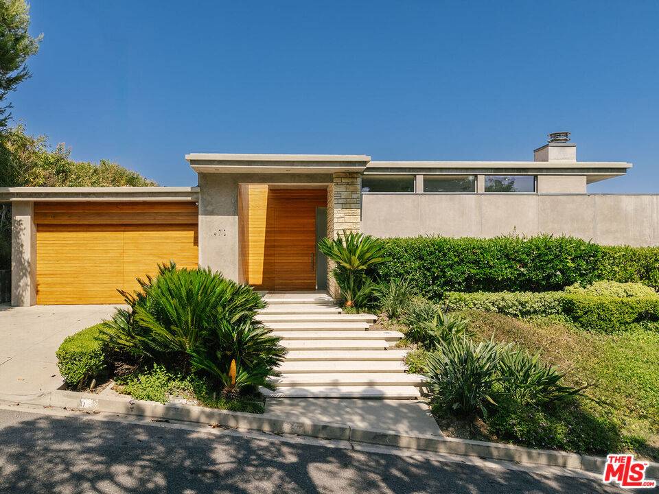 1470  CARLA RDG 3BR Beverly Hills Post Office | B.H.P.O. La