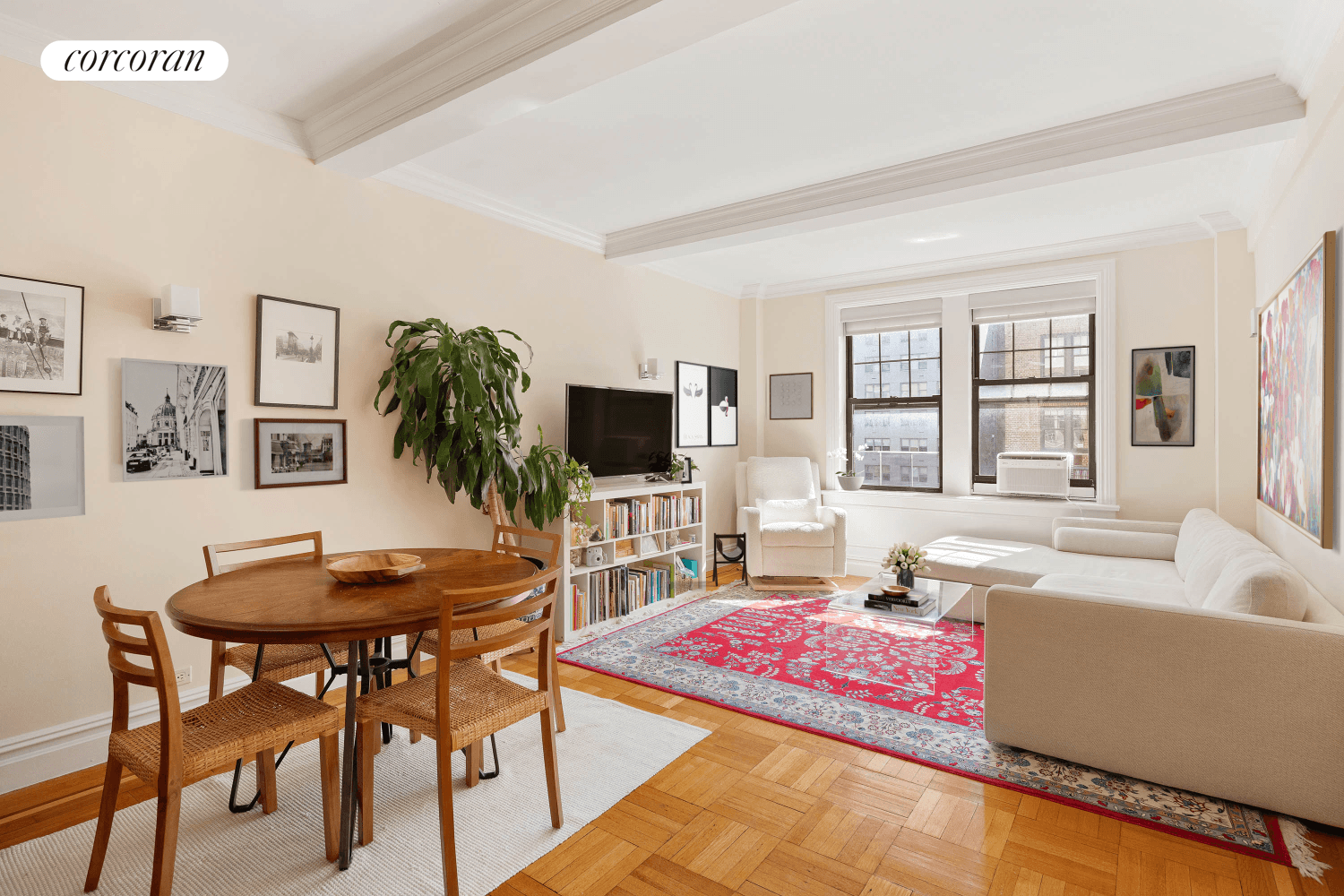 Spacious, high floor one bedroom in the best full service building on a park block !