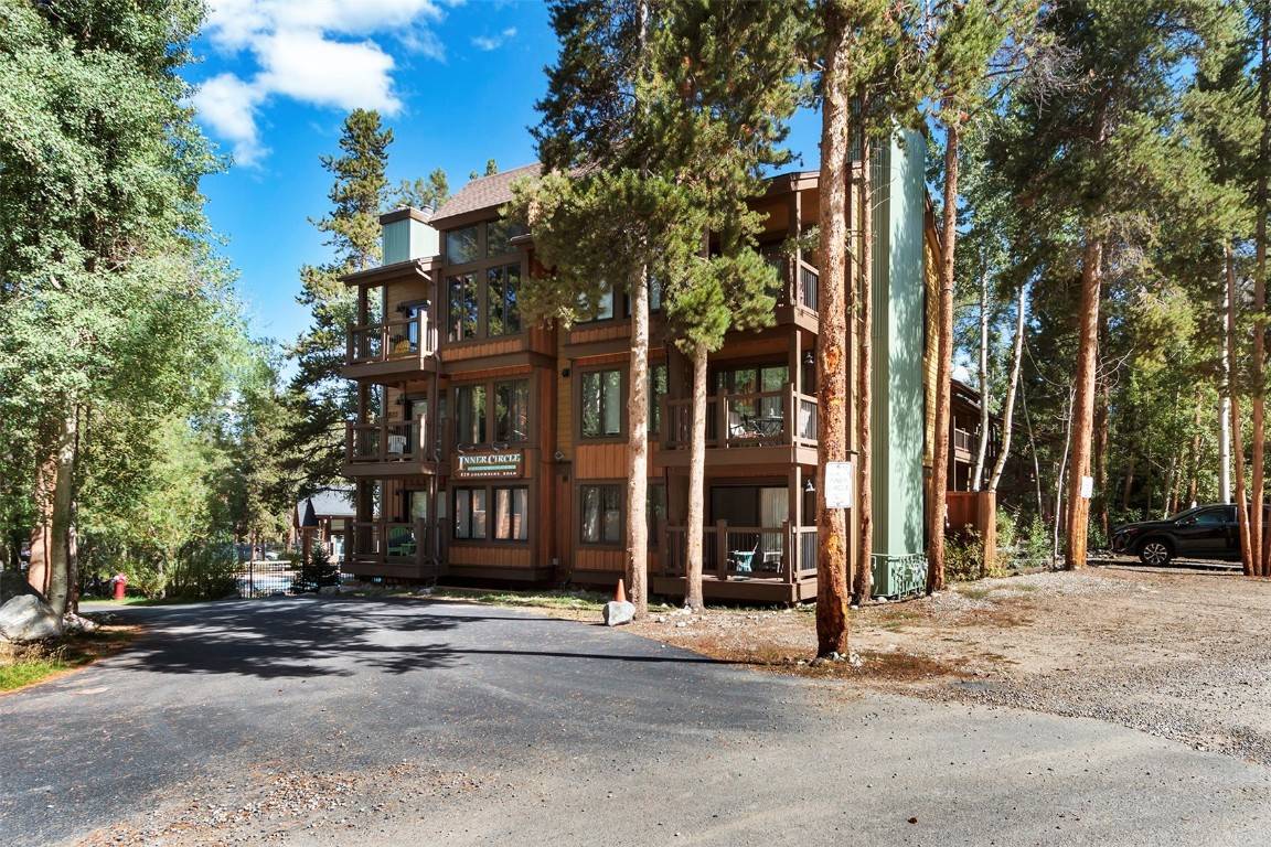 Exceptional Mountain Condo, nestled in an outstanding location, only a short 5 minute walk to the Quicksilver Lift and Breckenridge Base 9 Ski Area.