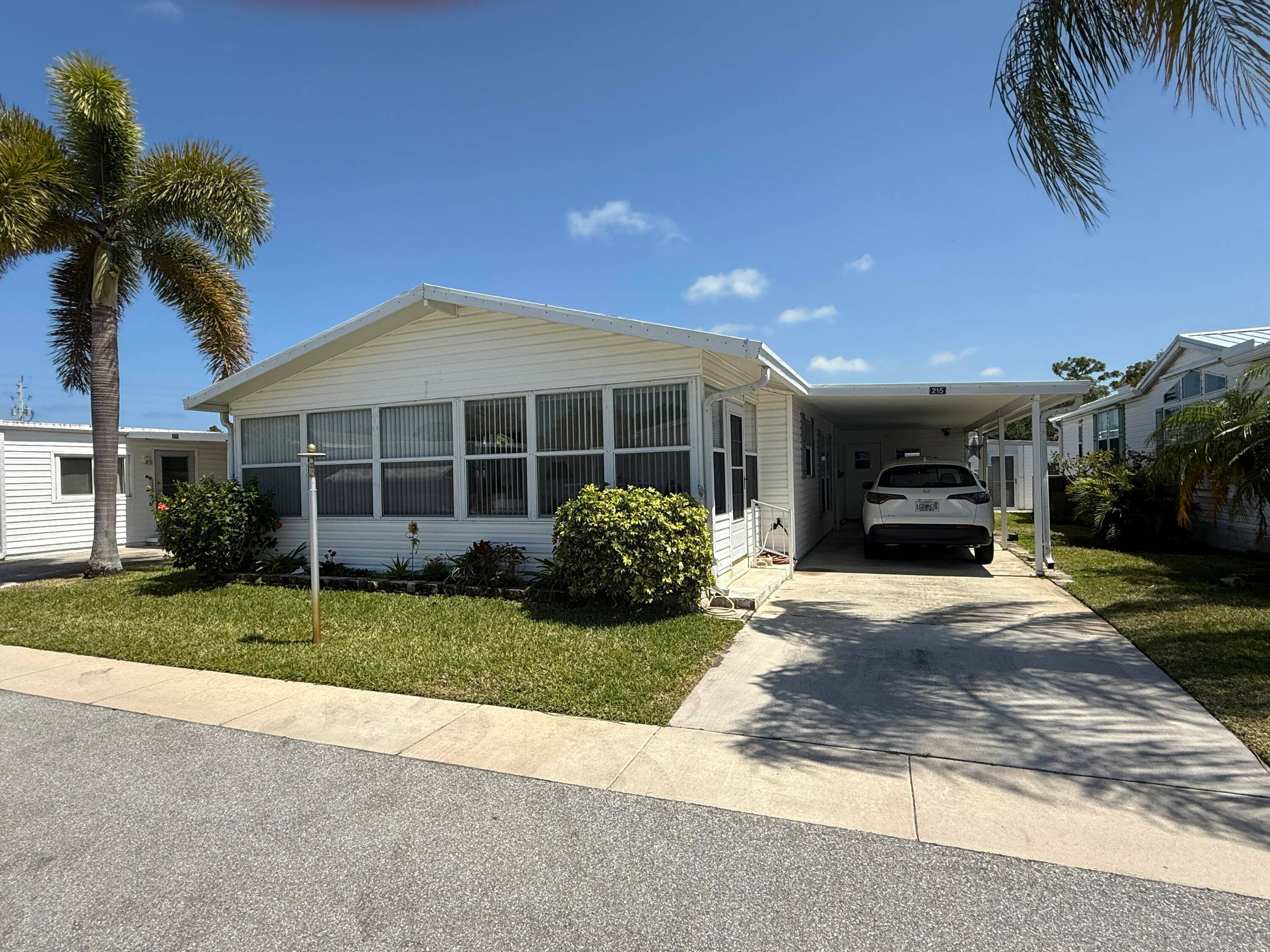 Come check out this meticulously maintained 2 Bed 2Bath home in Hidden Harbour Estates.
