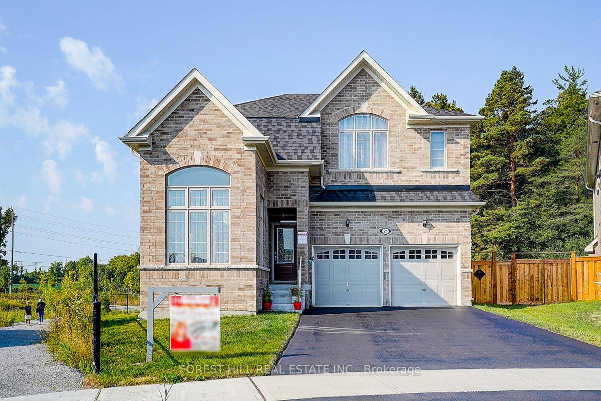 Welcome to the 2 years old luxury, beautiful, very bright 4 bedrooms, 4 washrooms home by Ballymore Homes.