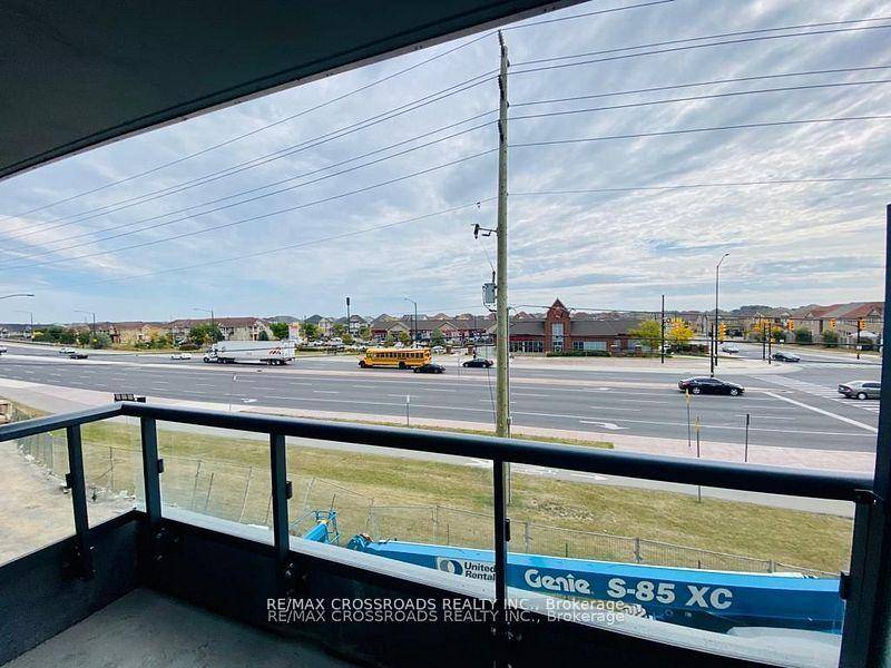 Luxury Living At MPV Short Term amp ; Long Term Available Stunning 1 Den Condo For Lease !