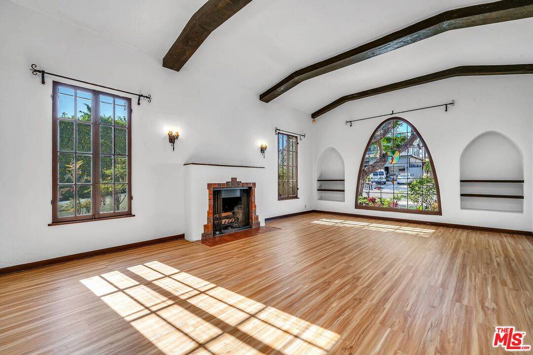 10630 Wellworth Ave 3BR Westwood La