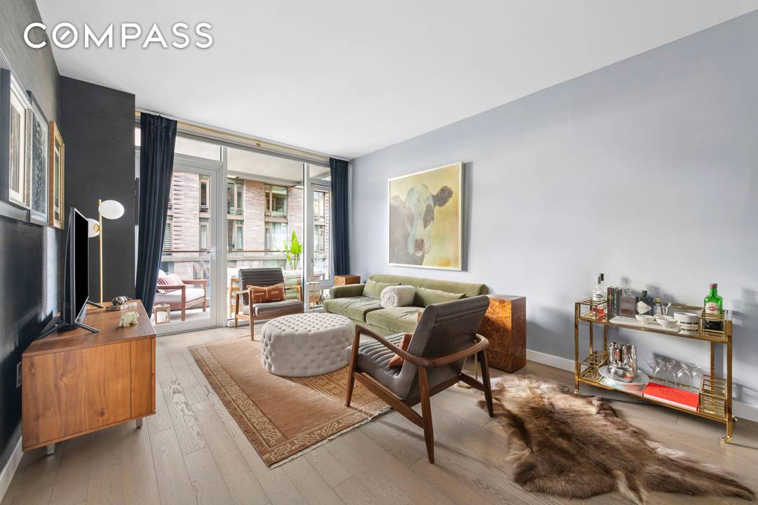 Welcome to Residence 6K at 505 West 43rd Street one of the most desirable one bedrooms in the building s coveted K line.