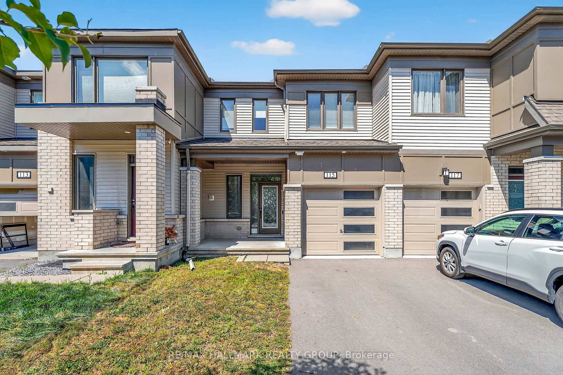 STUNNING Newer 3 Bed, 2. 5 Bath Townhome For Sale !