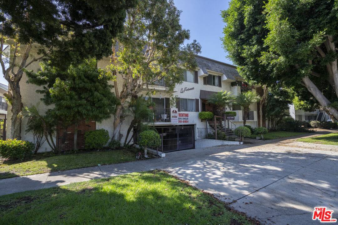 12756   Venice Blvd 23BR Marina Del Rey La
