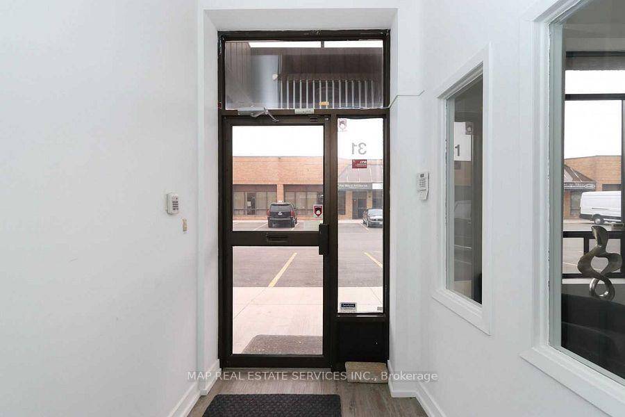 Great Location. Easy Access To QEW.