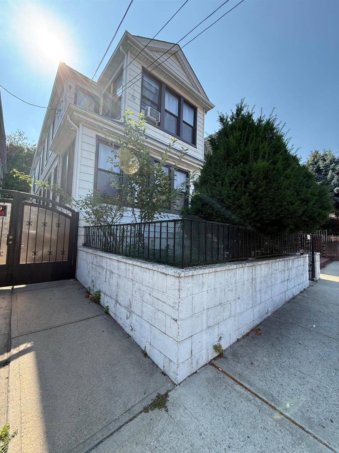 Just minutes from the 74th St Roosevelt Ave transit hub E, F, M, R, 7 trains and Elmhurst Hospital !