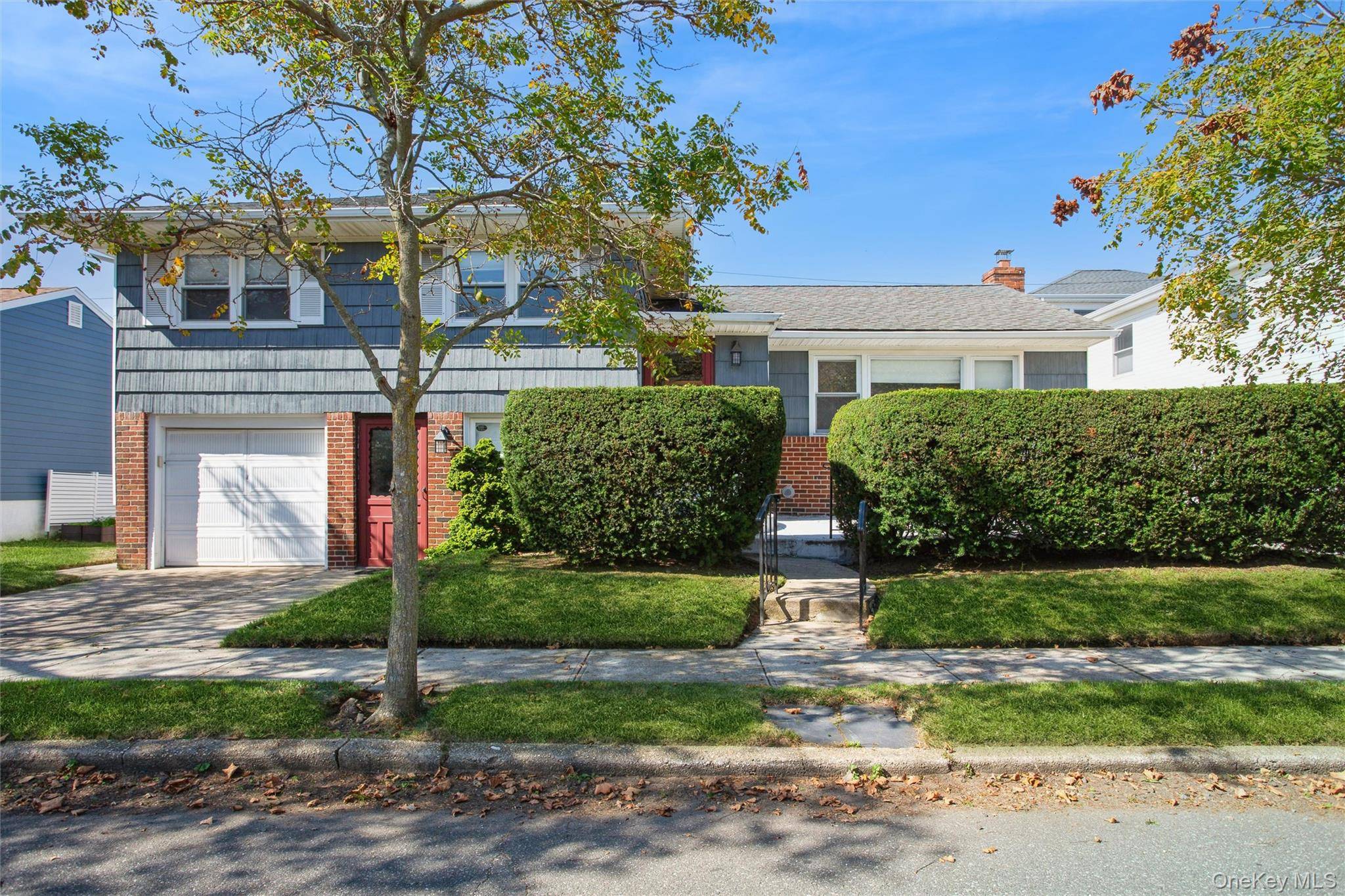 Don t miss this charming split level home in the desirable President Streets of Long Beach.
