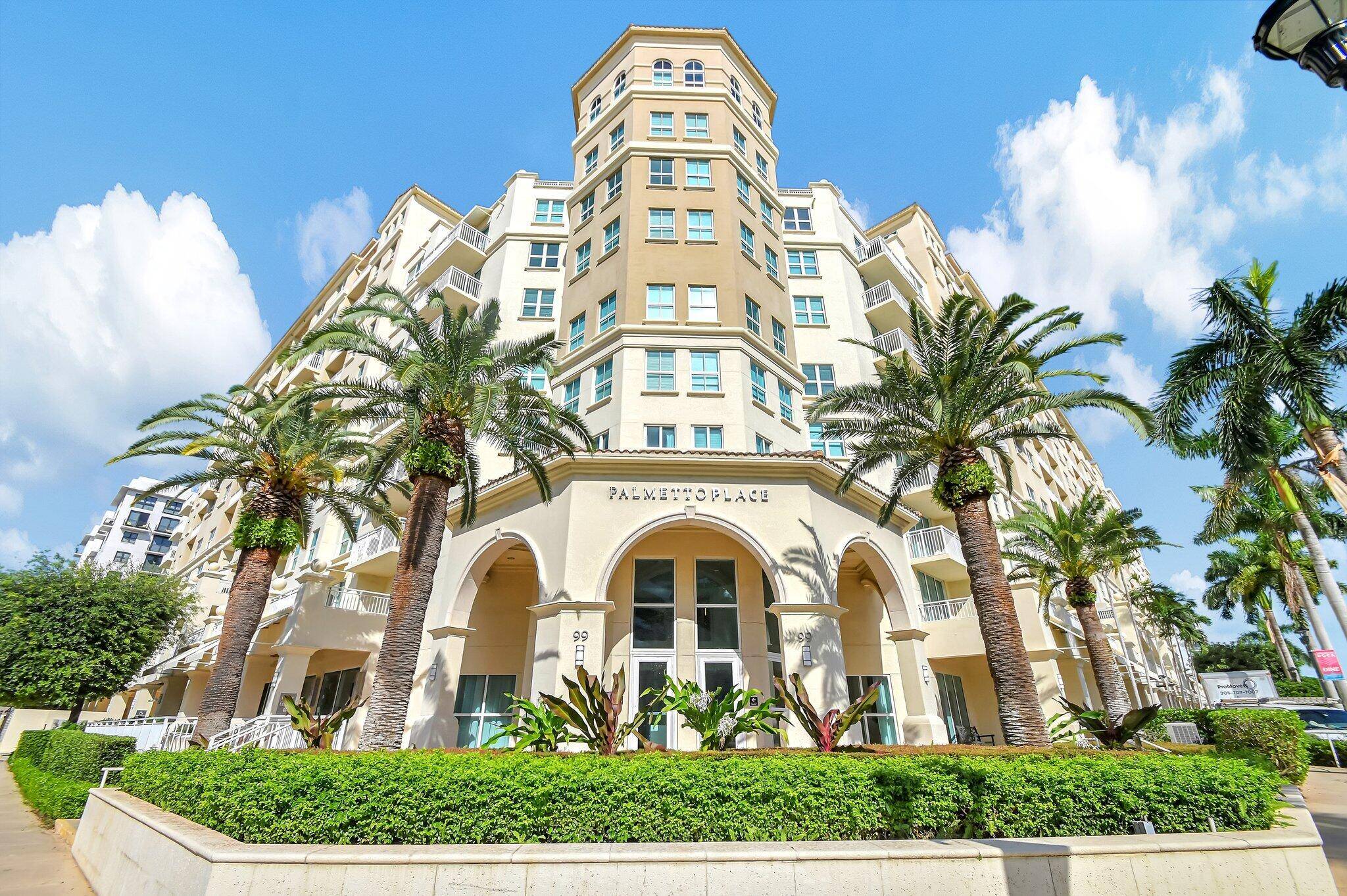 Welcome to your paradise in the heart of Boca Raton !