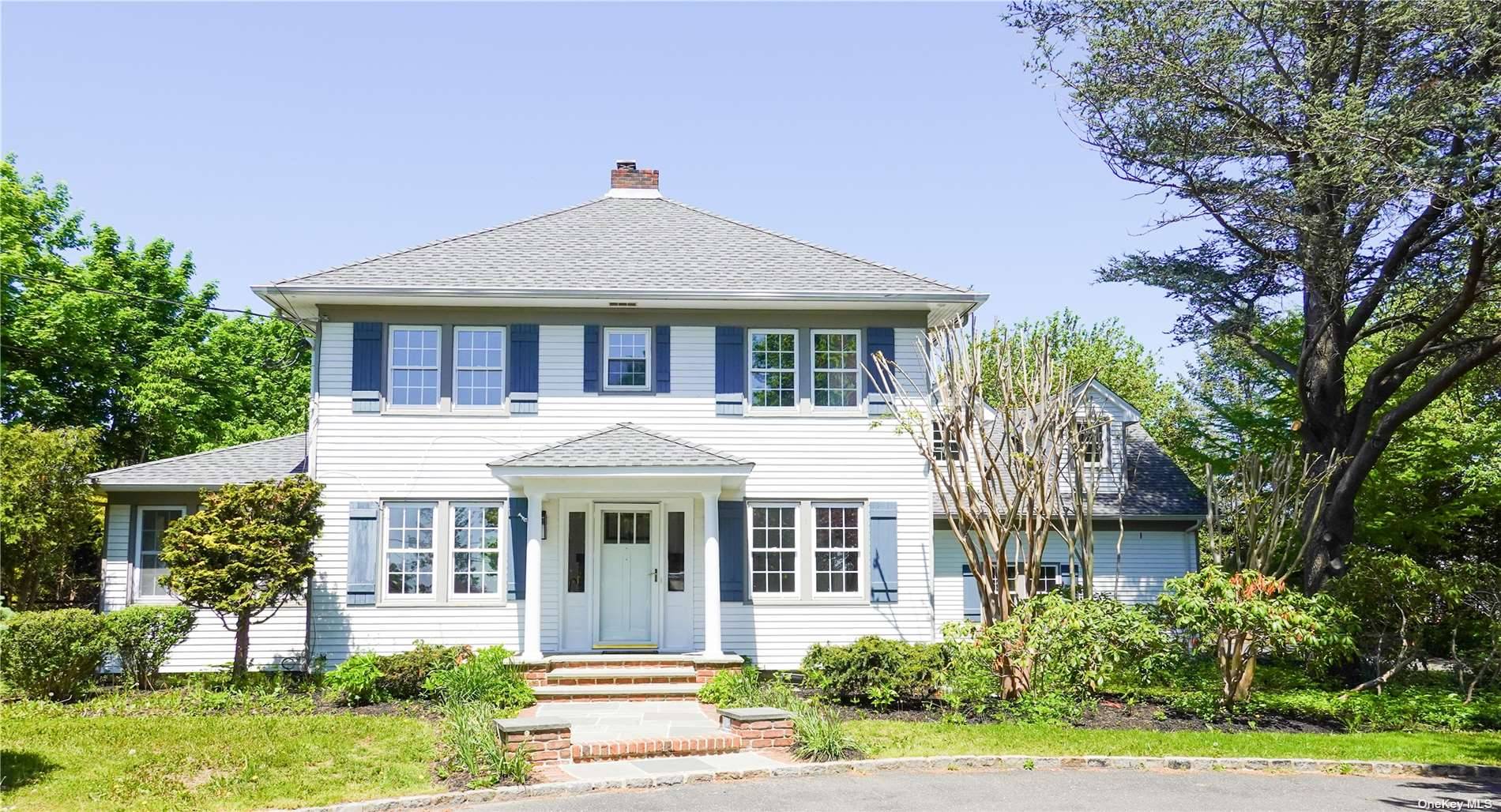 This beautifully renovated farmhouse is centrally located next to multiple award winning wineries which is why we named this gem The Cork House.