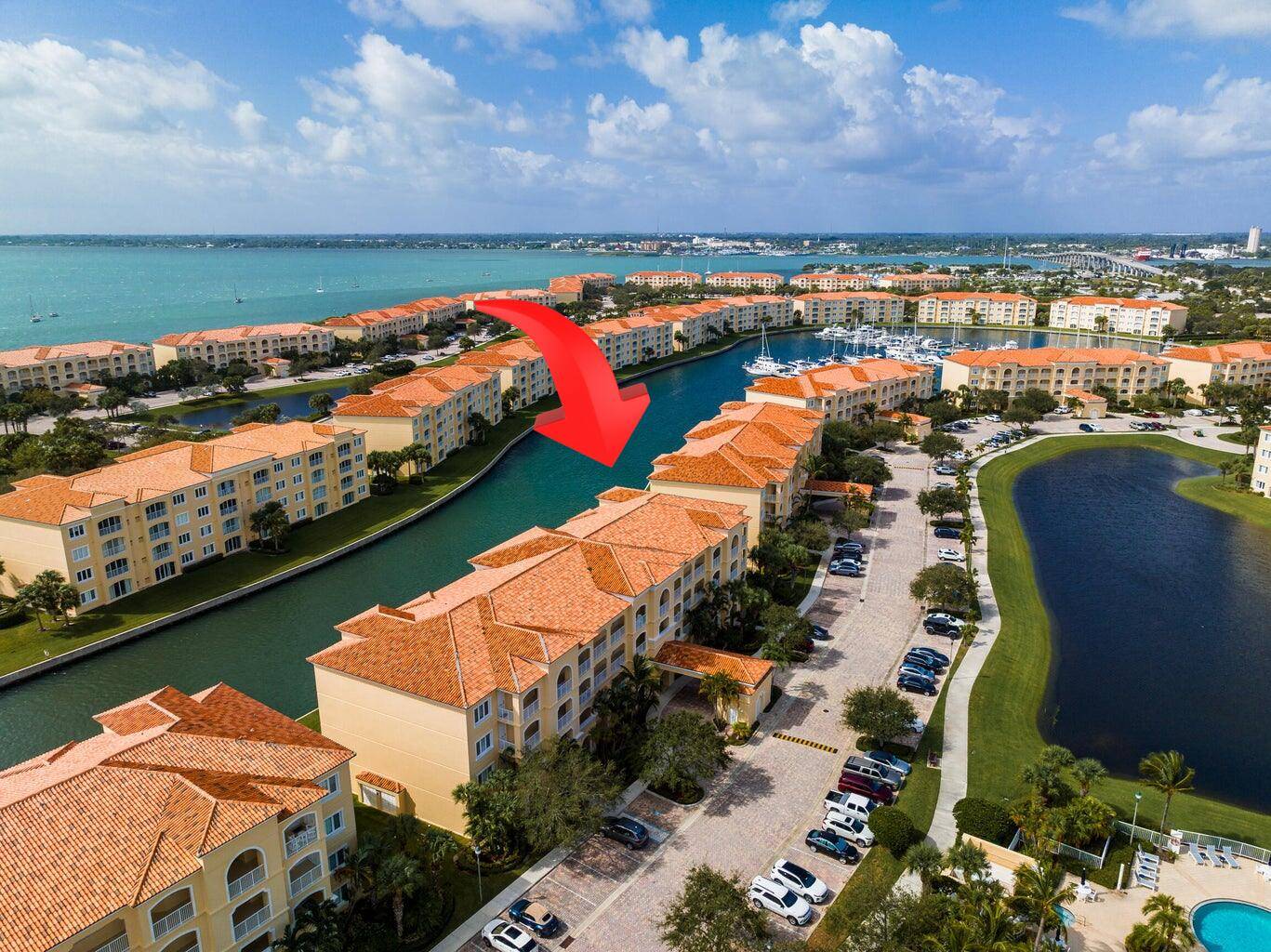Very rare WATERFRONT PENTHOUSE end Unit in Harbour Isle East !