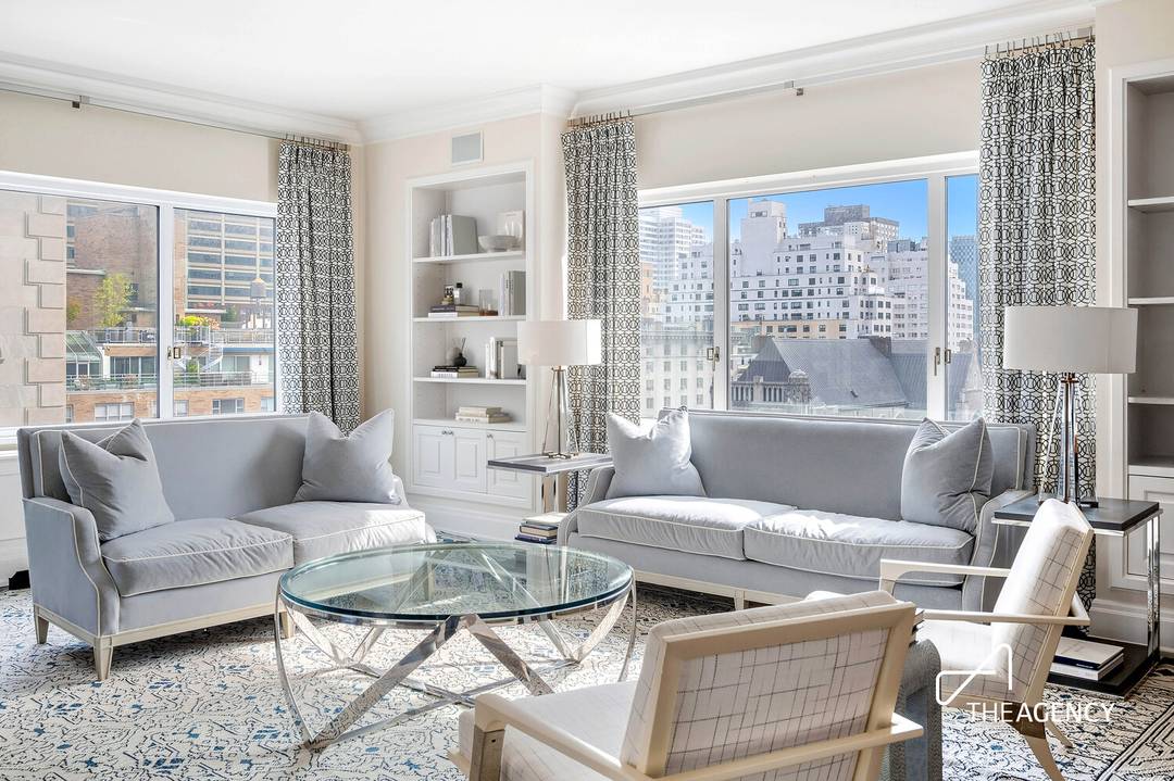 Perched on the 15th floor of 605 Park Avenue, this expansive combined residence offers exceptional scale, flexibility, and the ease of full service Park Avenue living.