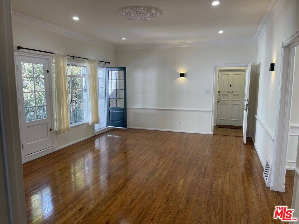 9836 Charleville Blvd 2BR Beverly Hills La