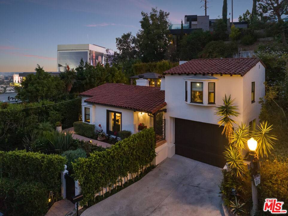 1417   Queens Rd 3BR Sunset Strip La