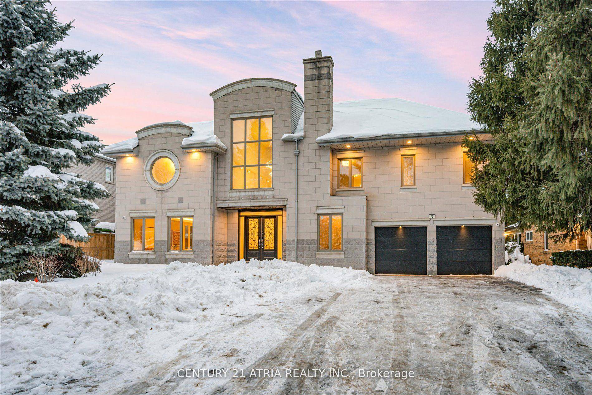Luxurious Newly renovated detached home Nestled in the Sought after York Mils st Andrews Area.