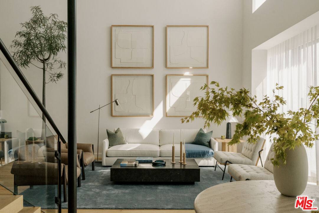 702  N Doheny Dr 3BR Sunset Strip La