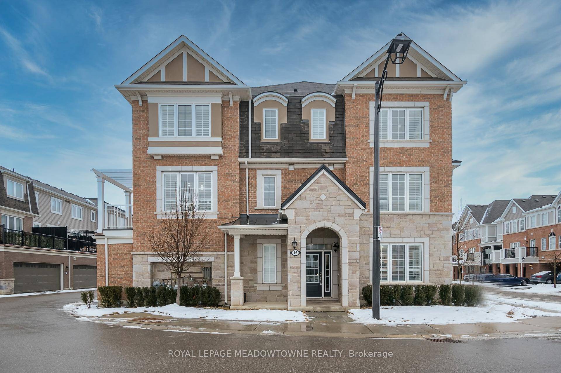 Gorgeous End Unit Townhome in Milton's up and coming Cobban Neighbourhood, with extremely low fee only 117.