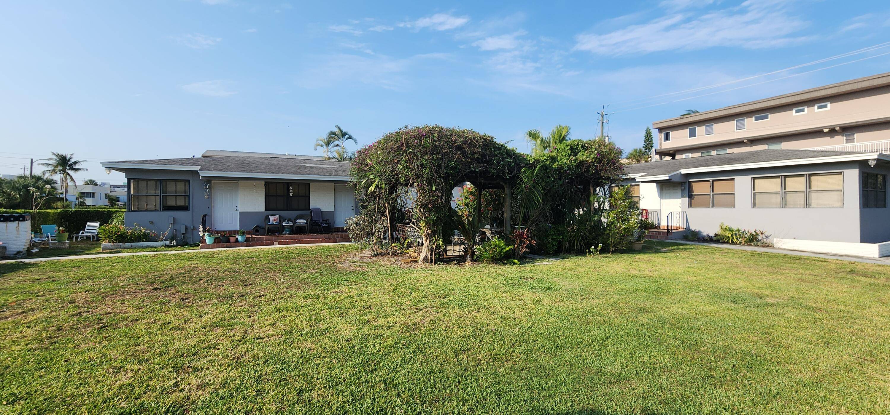 Prime 5 plex Income Property Water Views Expansion development potential.