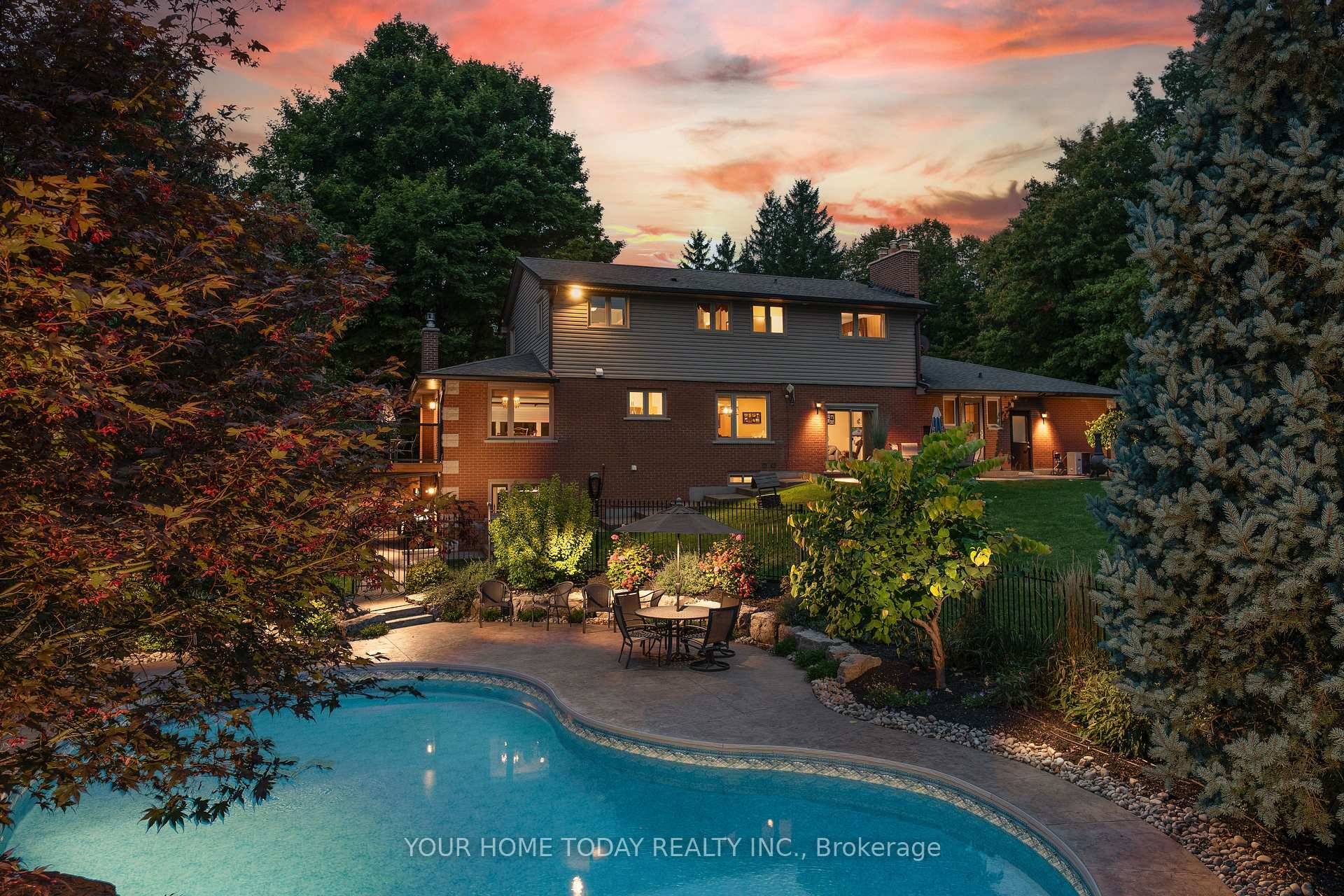 The complete country package with room for the in laws and potential to work from home !