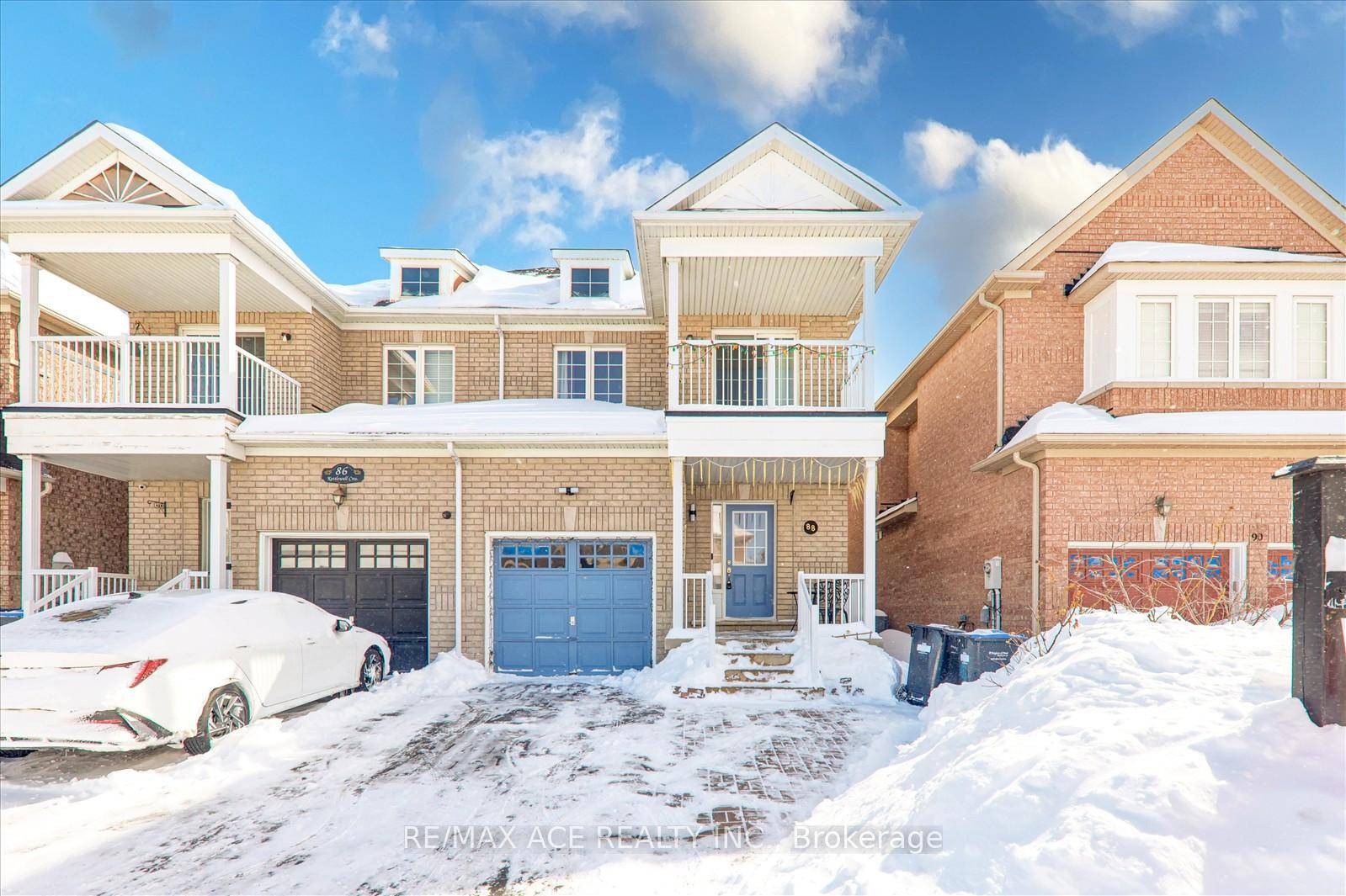 This lovingly maintained, semi detached home, owned by the original homeowners, offers 3 bedrooms, 3 bathrooms, and a warm, inviting atmosphere in the highly desirable Sandringham Wellington neighborhood.