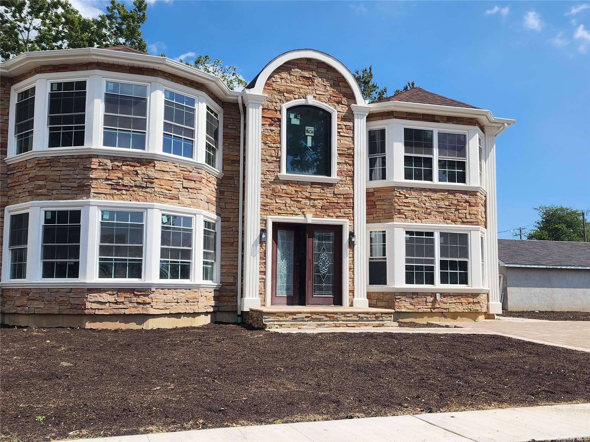 Beautiful Brand New Built Colonial Approx 3, 800 sqft on Quiet Dead End Street.