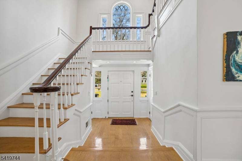 STUNNING SHORT HILLS ESTATE ON 1 ACRE Welcome to 55 LAKEVIEW AVENUE, a 6 bedroom, 6.