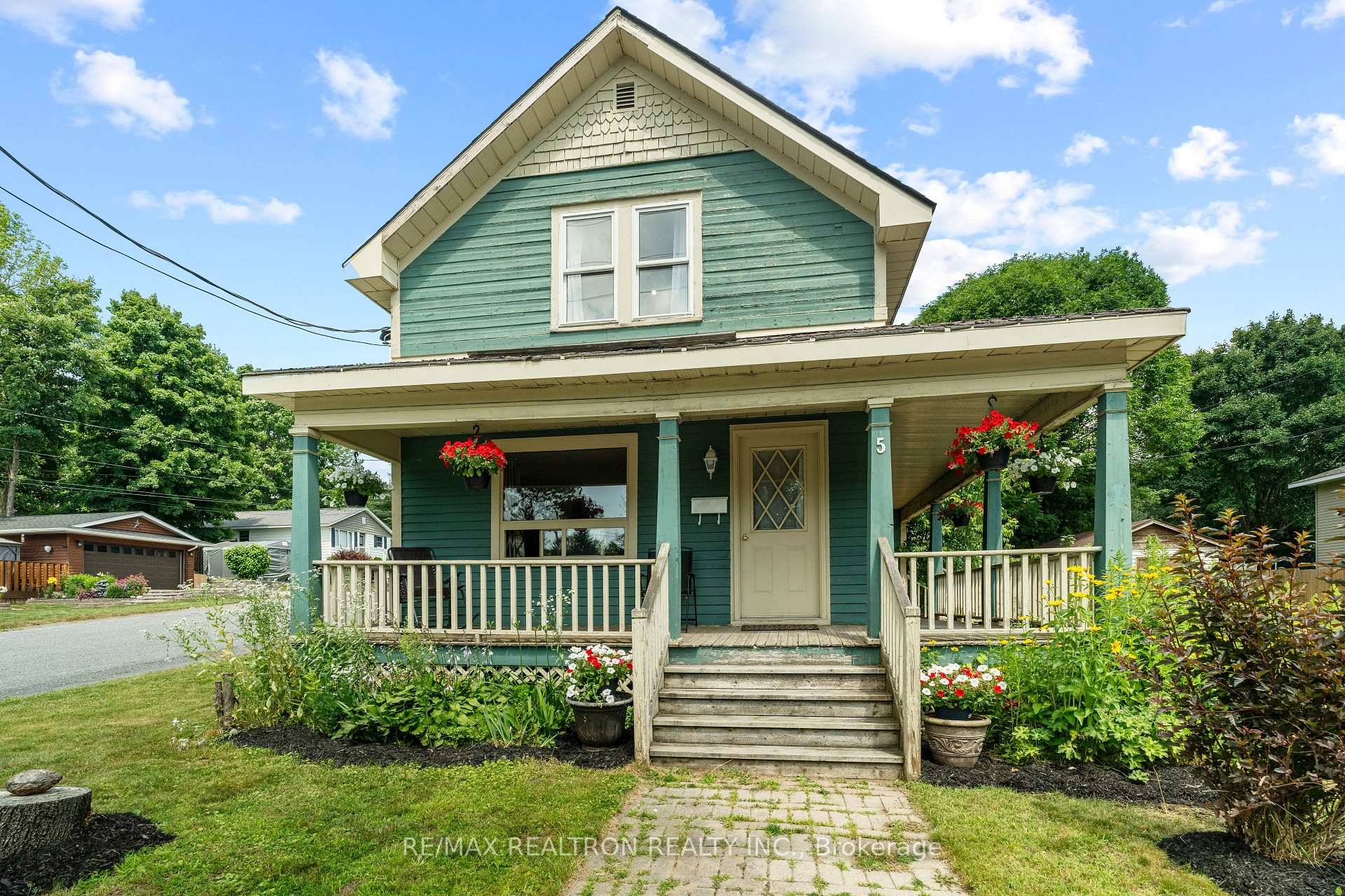 Welcome to 5 Winnifred Avenue, a charming and spacious detached 2 storey family home located on a desirable corner lot in Parry Sound.