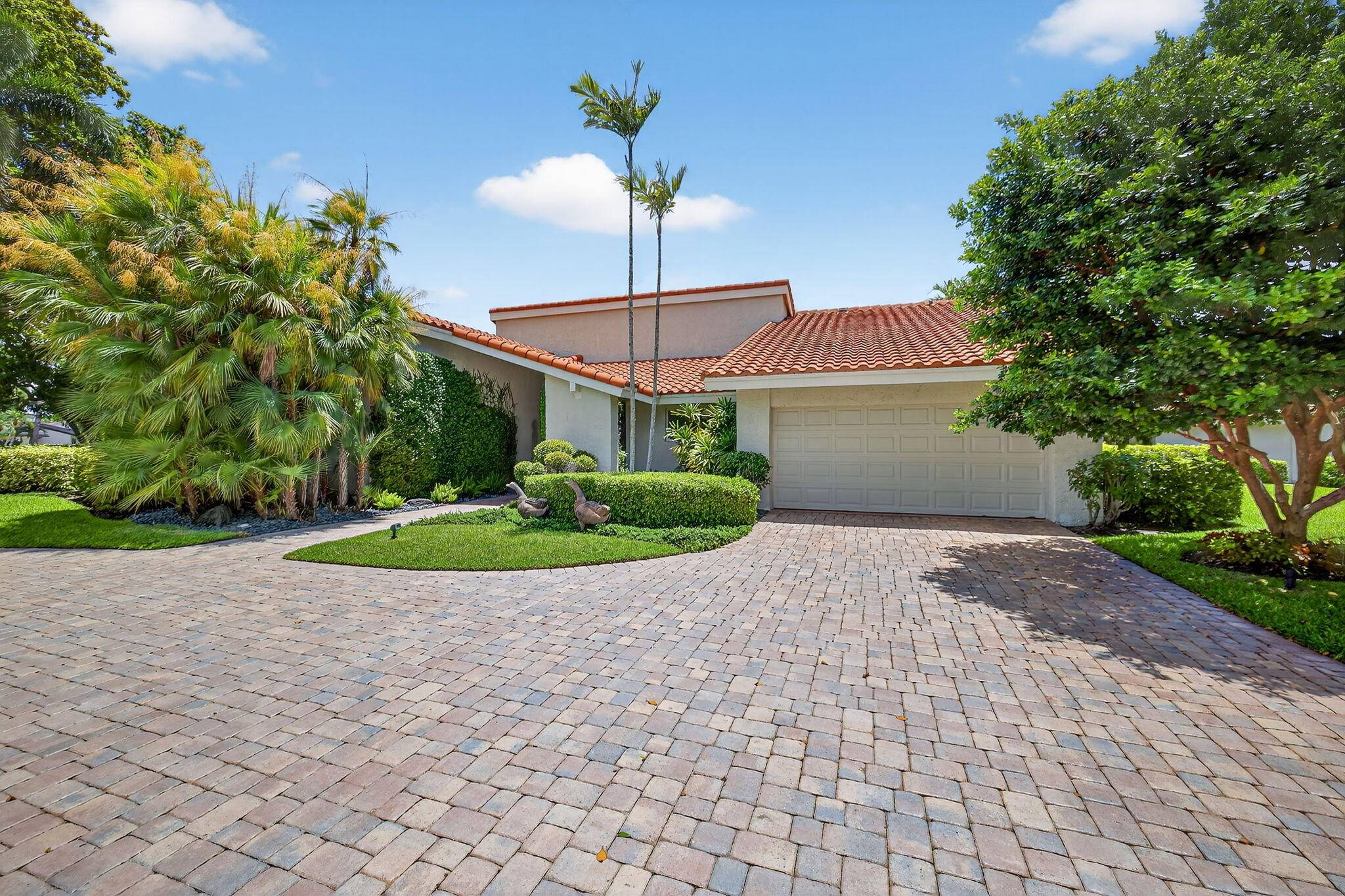 Enjoy the calming serenity this beautiful Lake Front Pool Home provides, boasting a grand Foyer and Great Room leading to 3 bedrooms, 3.