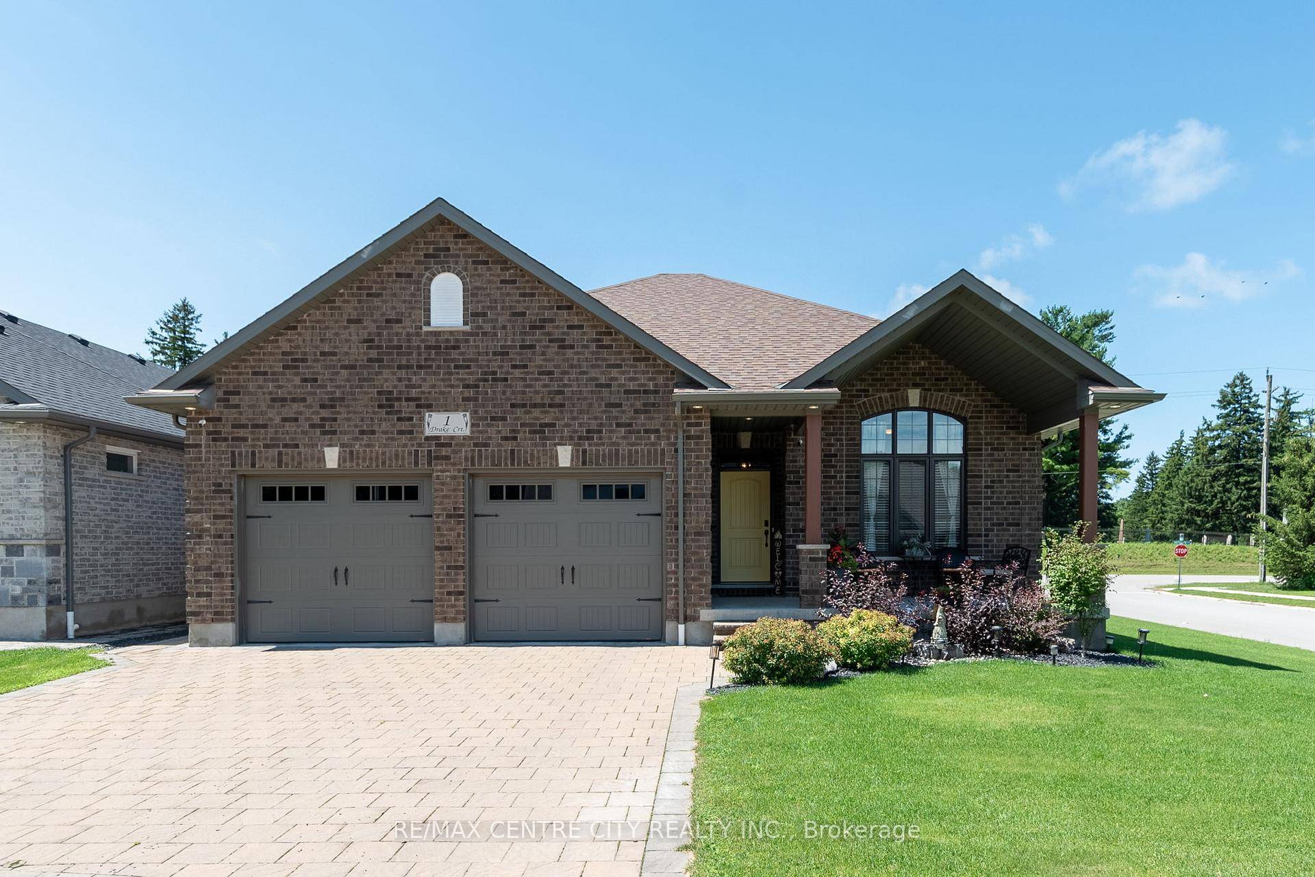 Open concept all brick ranch home, loaded with extras, located on a quiet court location in Strathroy's south end.