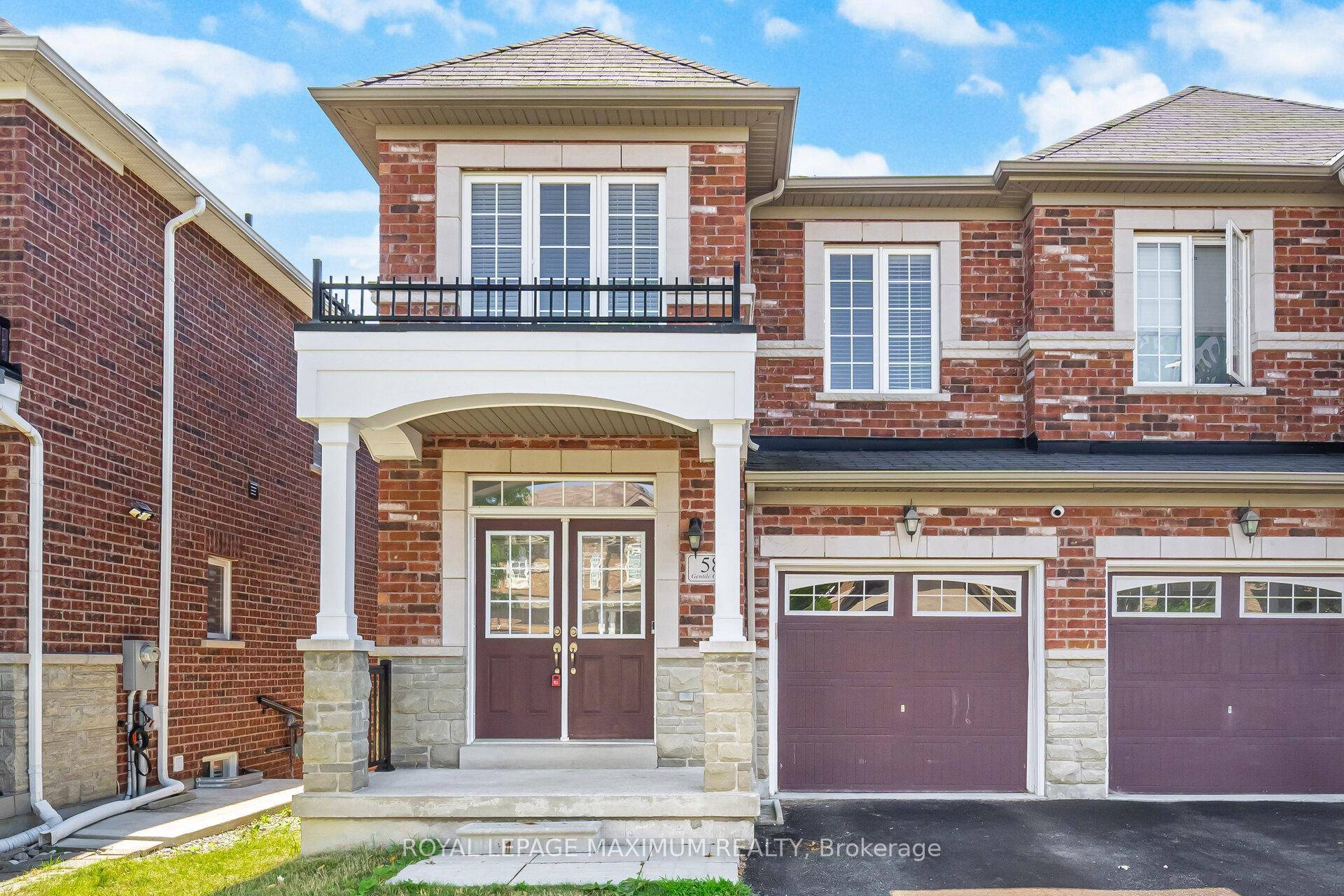 Welcome home to gorgeous ravine community living !