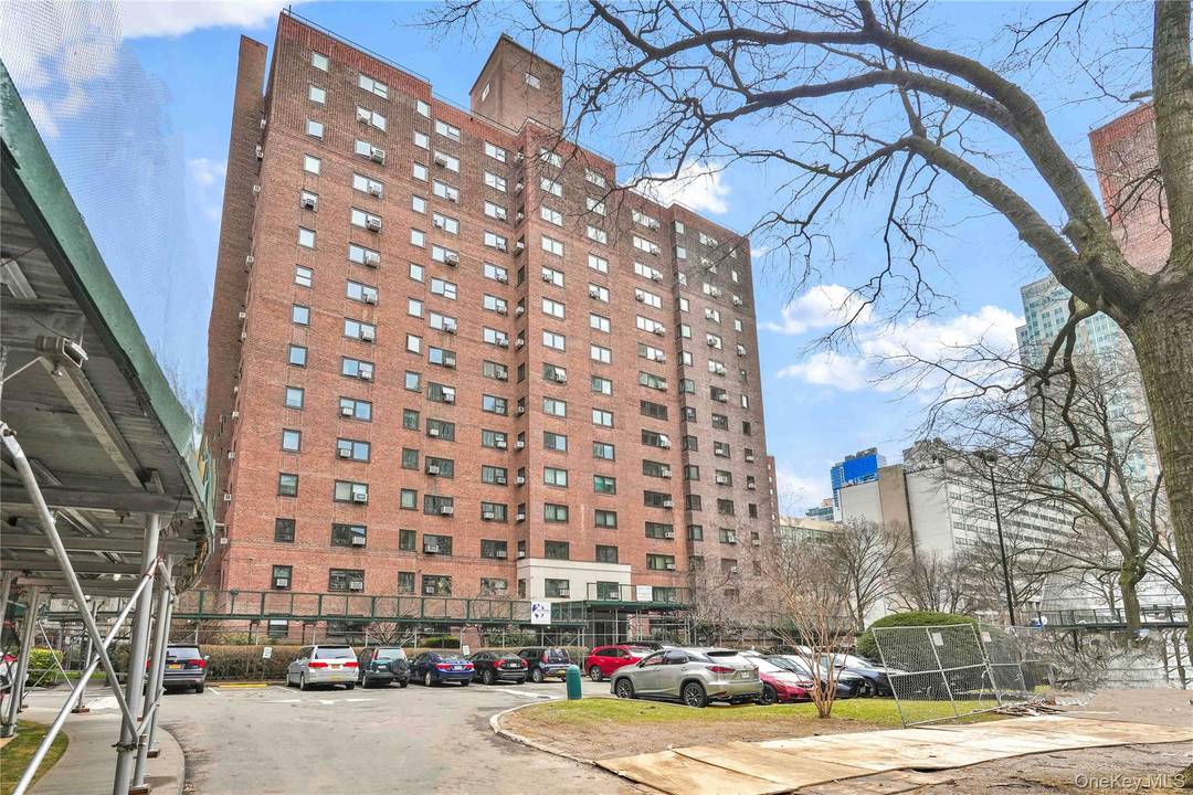Welcome to this charming 2 bedroom, 1 bathroom co op located at 225 Adams Street 1H in the heart of Downtown Brooklyn.