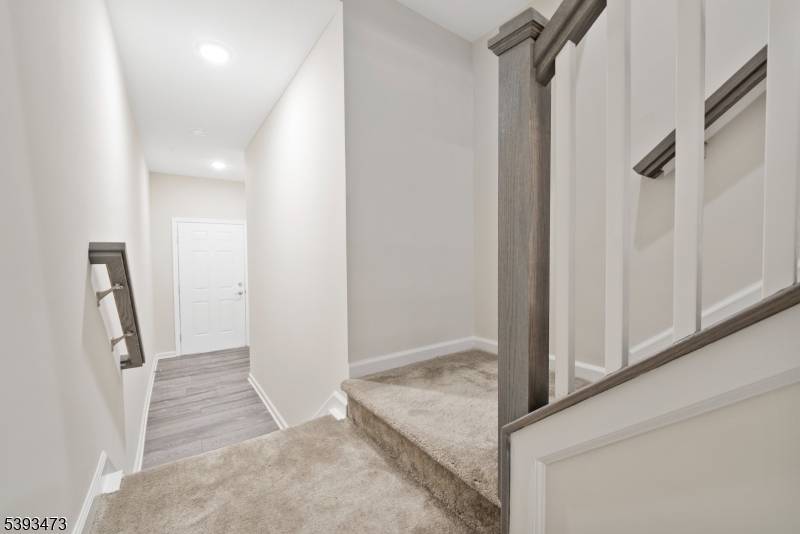 Luxury Townhouse Prime Location !