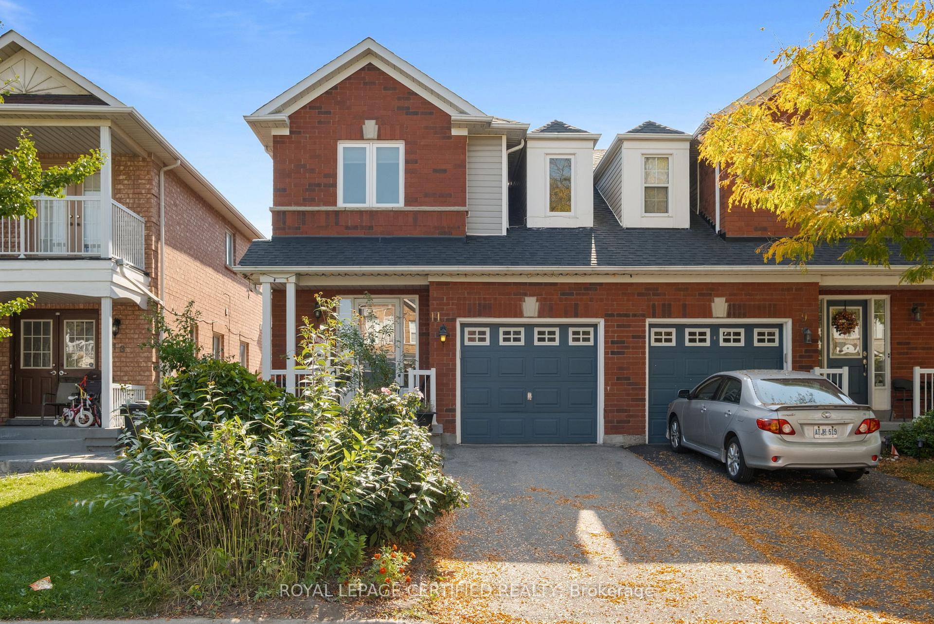 Top 5 Reasons Why You Will Love This Home ; 1 Excellent Opportunity For First Time Buyers Investors To Own This Gorgeous Semi Detached Home With Excellent Curb Appeal.