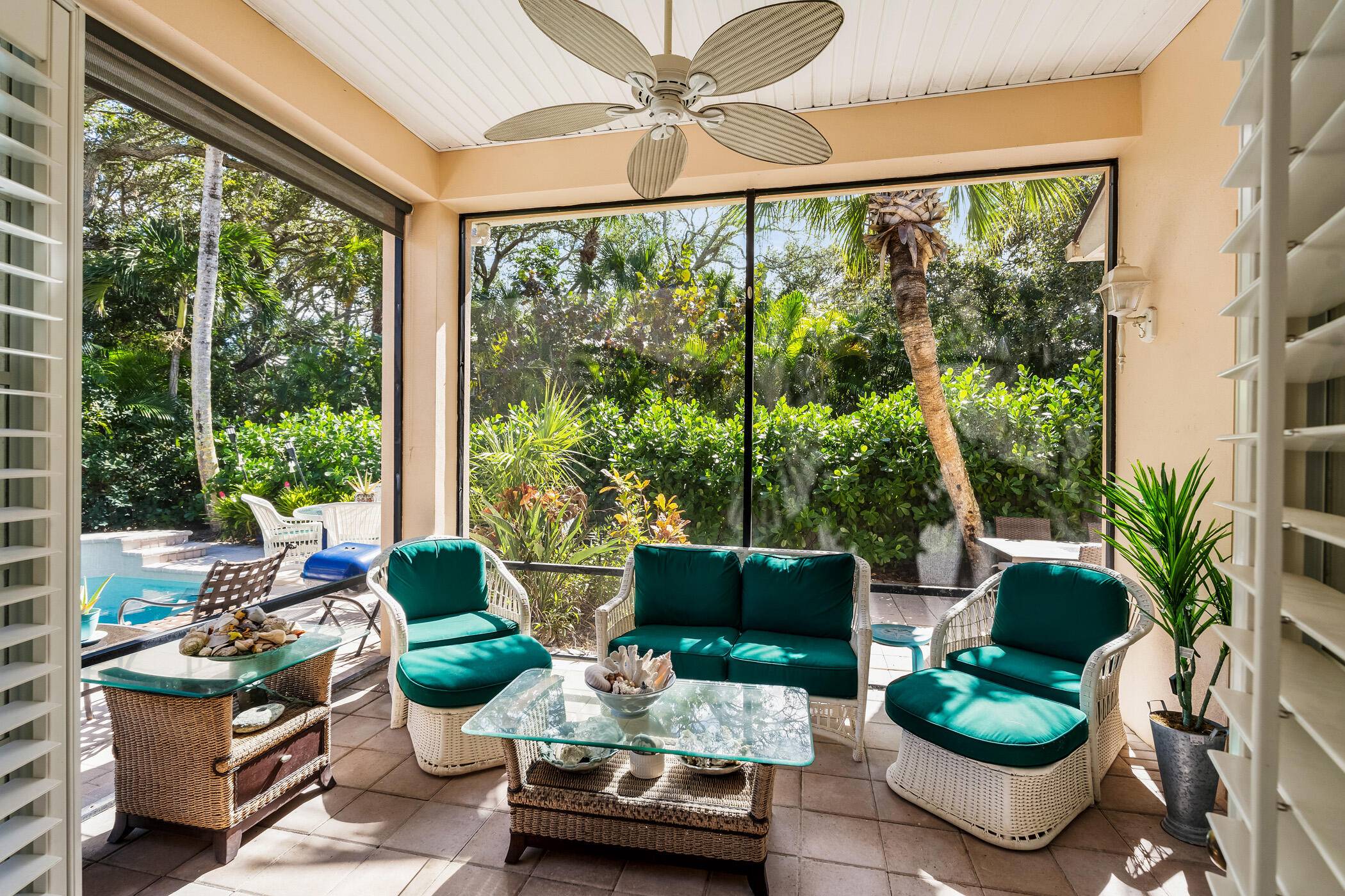 Light Bright split plan offering privacy for all.