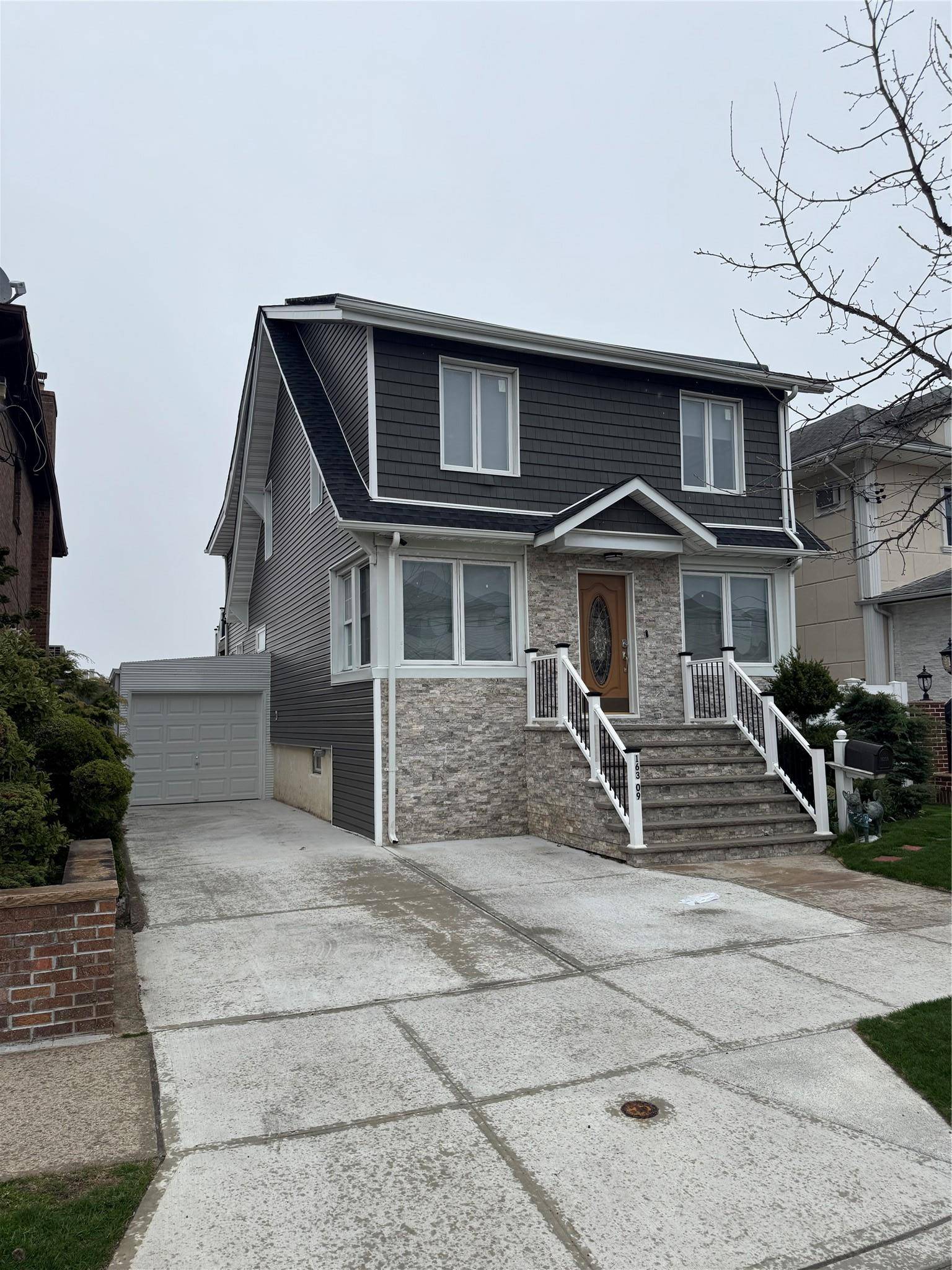 Newly Renovated 4Br 2Bth Colonial Designed For a Large Family.