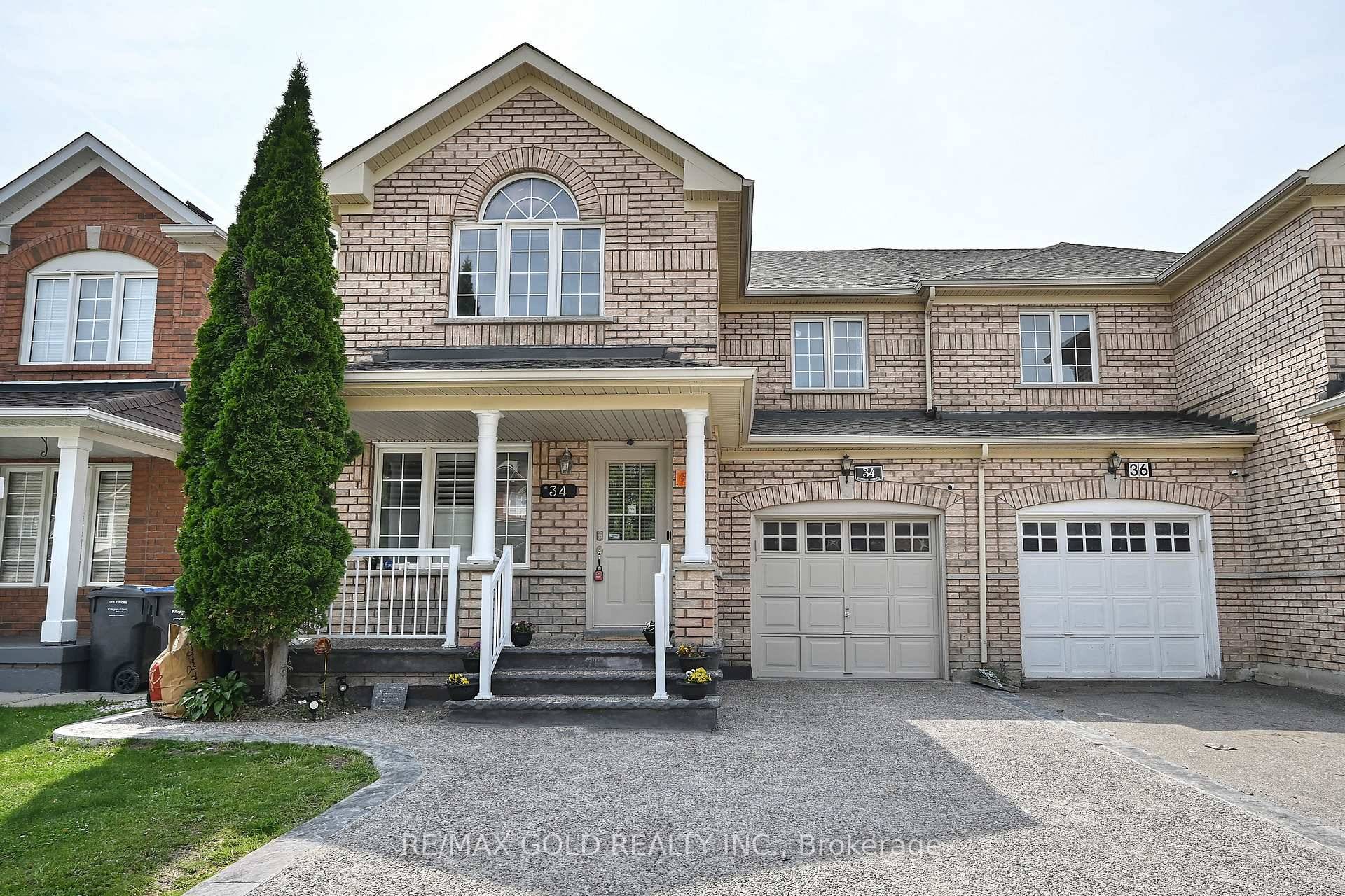 2 unit dwelling ! ! 3 Bedroom 4 Bath Semi Detached Home with 1 bedroom Legal and registered basement at Premium location in Brampton !
